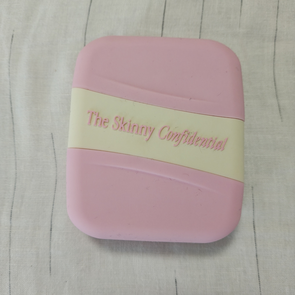 The Skinny Confidential Pink and Cream Case